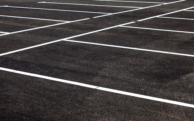 6 Benefits of Parking Lot Pressure Washing