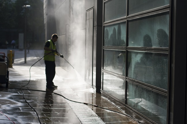 5 Benefits of Power Washing Your Commercial Building