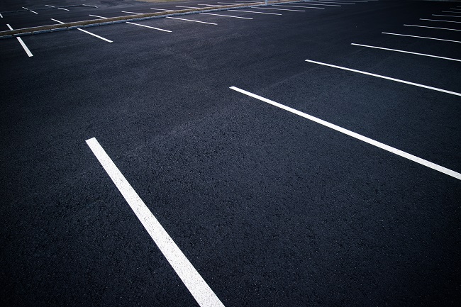 3 Reasons to Pressure Wash Your Asphalt Parking Lot