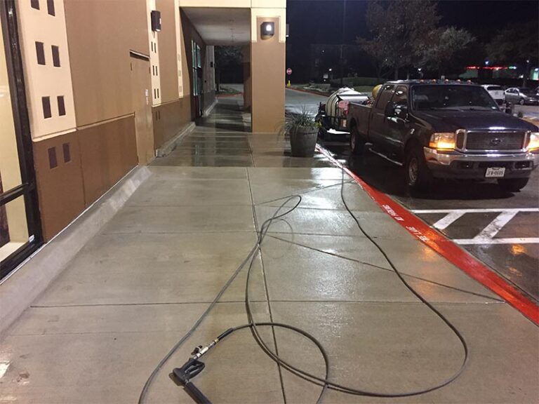 5 Ways Your Business Can Benefit from Parking Lot Pressure Washing